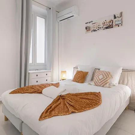 Josi - 2 Chambres, Central, 10mn Du Palais&plages, Neuf, Clim *
