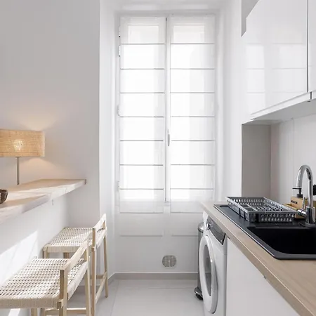 Josi - 2 Chambres, Central, 10mn Du Palais&plages, Neuf, Clim