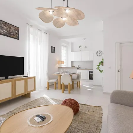 Josi - 2 Chambres, Central, 10mn Du Palais&plages, Neuf, Clim