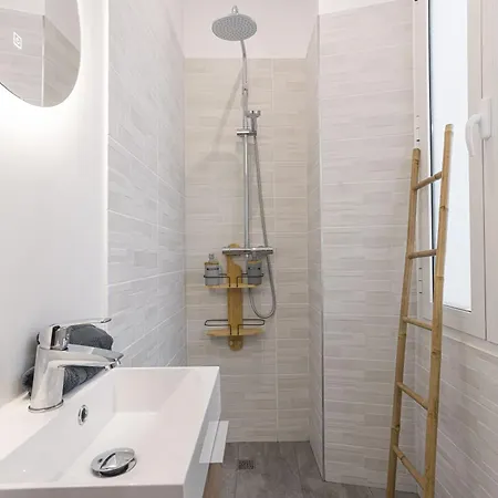Josi - 2 Chambres, Central, 10mn Du Palais&plages, Neuf, Clim