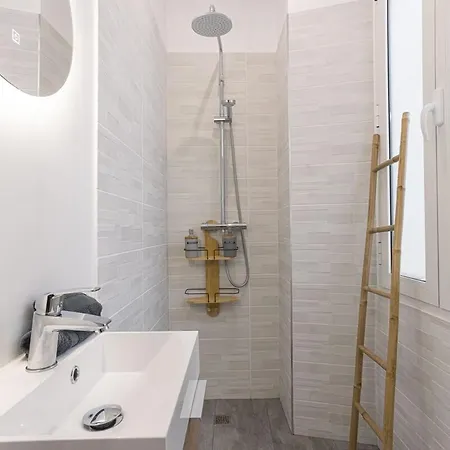Josi - 2 Chambres, Central, 10mn Du Palais&plages, Neuf, Clim